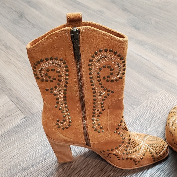 Donald J Pliner Studded Oliva Boot Size 8.5 - Picture 3 of 6